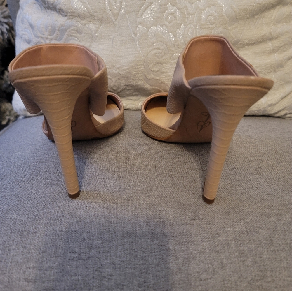 Jessica Simpson Taupe Pointed Toe Mules with Gold Trim - Picture 4 of 6